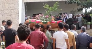 أثناء تشييع جثمان"عوفة شيخ حسن" - مصدر الصورة: مأخوذة من فيديو نشر على وسائل التواصل الاجتماعي