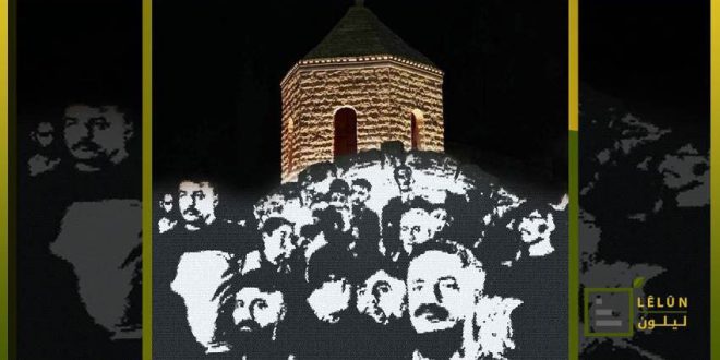 A group of Afrin displaced people gathering in the Nabi Hori roundabout in the city of Qamishli